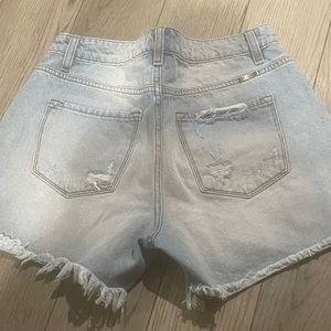 KanCan light wash distressed denim high rise shorts size 7/27